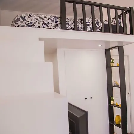 Studio Cosy Avec Mezzanine A 6 Mins De Paris